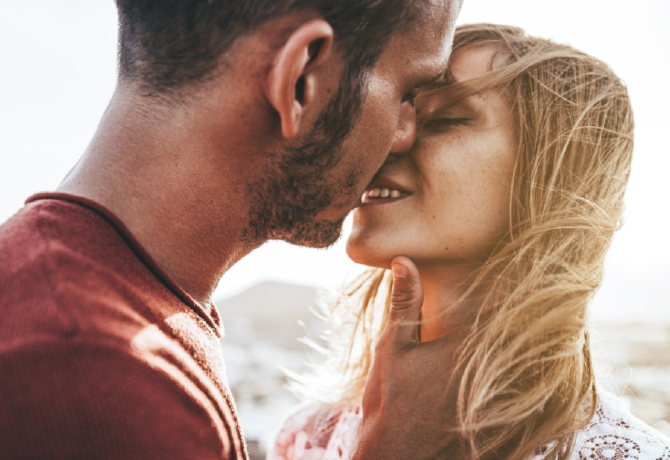  5 pasi vallott: ha így csókol egy nő, attól teljesen beindulnak