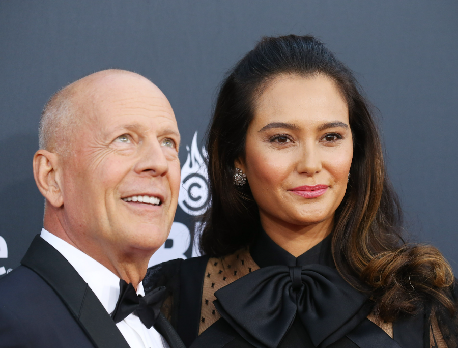  Bruce Willis felesége zokogva köszöntötte a beteg férjét a születésnapján