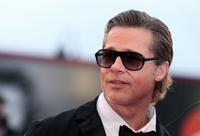 Felrobbant az internet: szupermodellel randizik Brad Pitt
