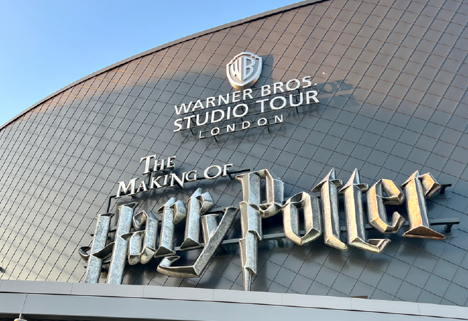 A Harry Potter stúdióban jártunk: így fér bele egy napba a Roxfort