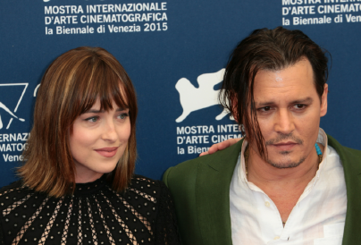 Nem hiszed el, milyen videó terjed Johnny Deppről és Dakota Johnsonról