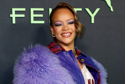 Rihanna bőrkabátját akarja most mindenki, elképesztően menő 